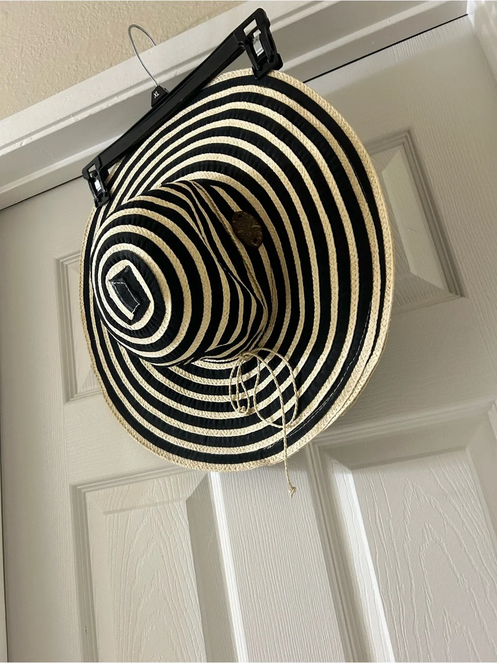 Striped Wide-Brim Sun Hat in Black and Natural